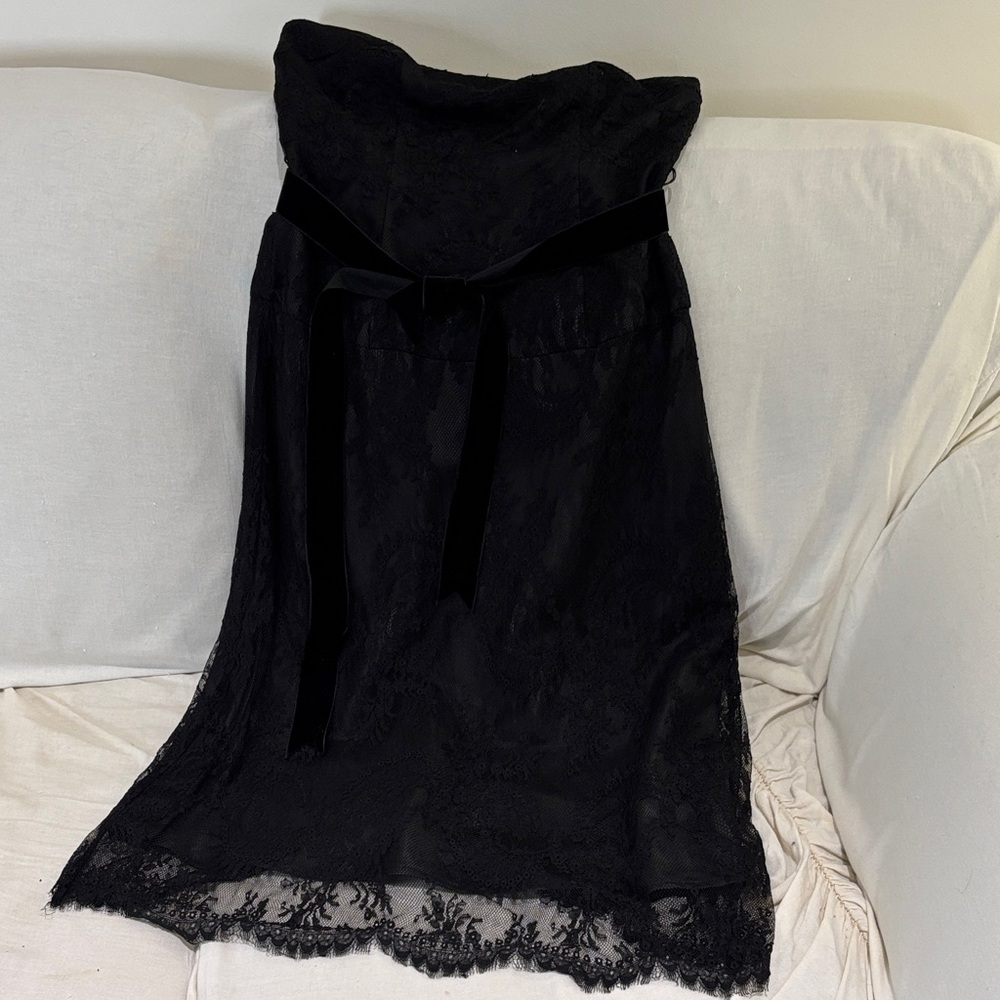 Elegant Black Strapless Lace Dress